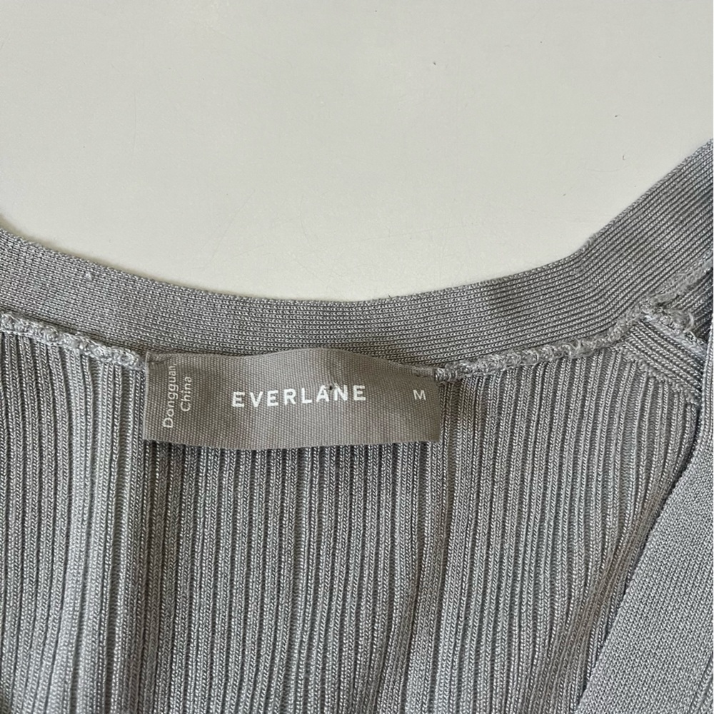 Everlane Viscose Slinky Vneck Cardigan Medium - Picture 2 of 6